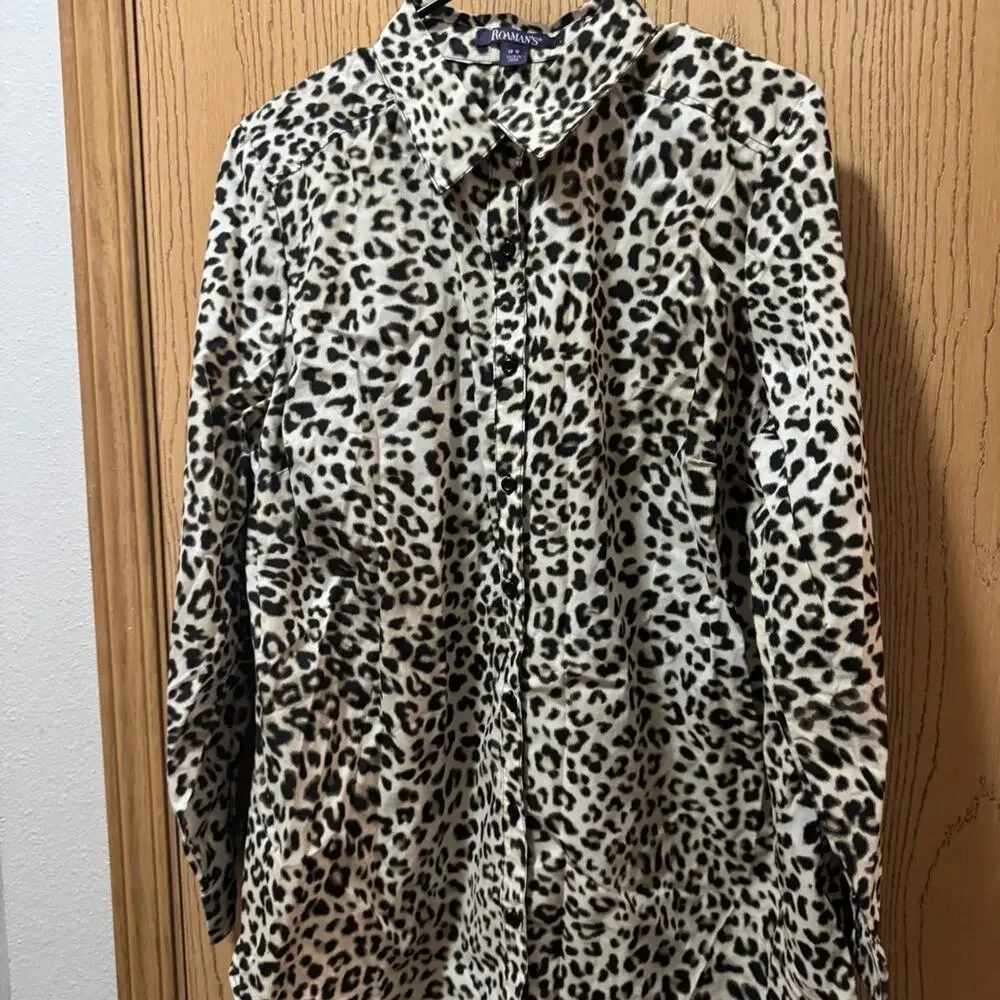 Roamans button top NWOT size 18W